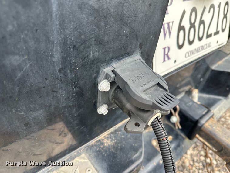 image for item JD9652 2006 GMC C4500  flatbed truck