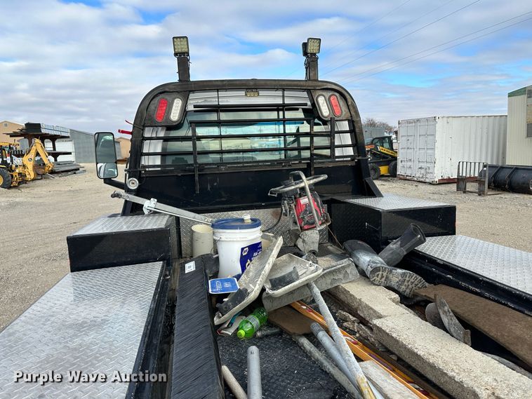 image for item JD9652 2006 GMC C4500  flatbed truck