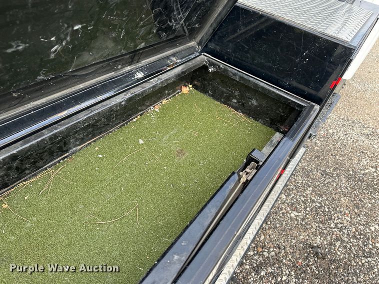 image for item JD9652 2006 GMC C4500  flatbed truck