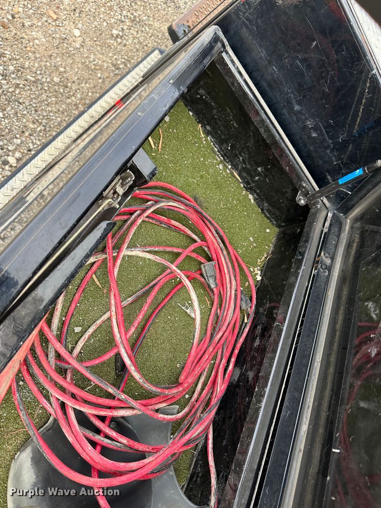 image for item JD9652 2006 GMC C4500  flatbed truck