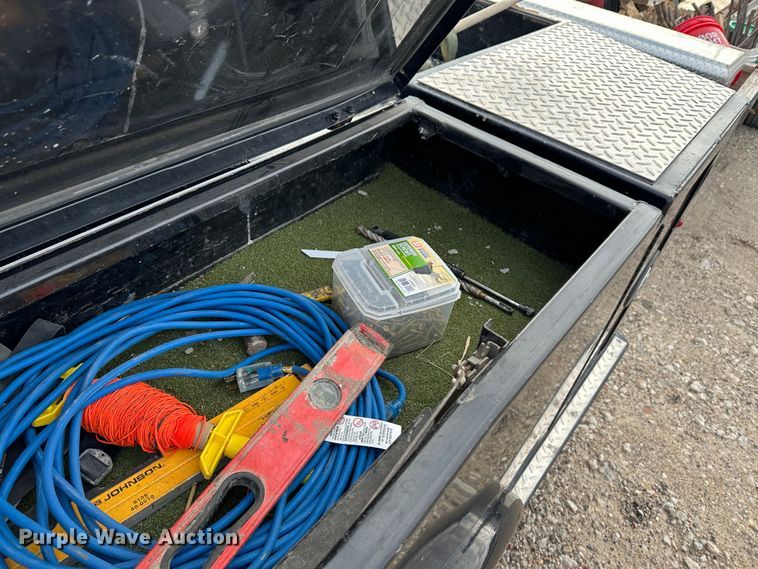 image for item JD9652 2006 GMC C4500  flatbed truck