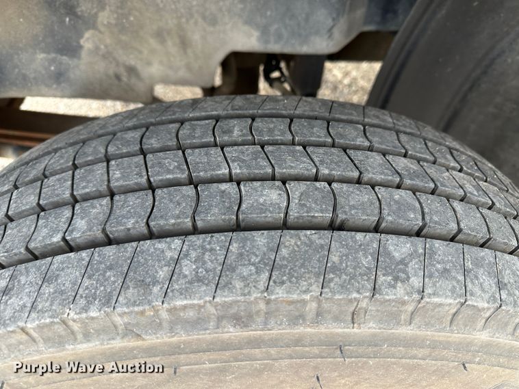 image for item JD9652 2006 GMC C4500  flatbed truck