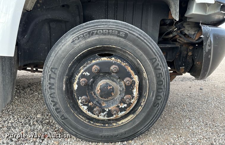 image for item JD9652 2006 GMC C4500  flatbed truck