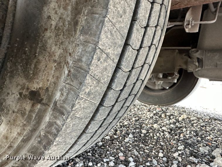 image for item JD9652 2006 GMC C4500  flatbed truck