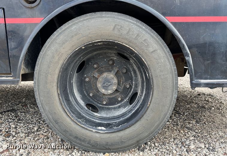 image for item JD9652 2006 GMC C4500  flatbed truck