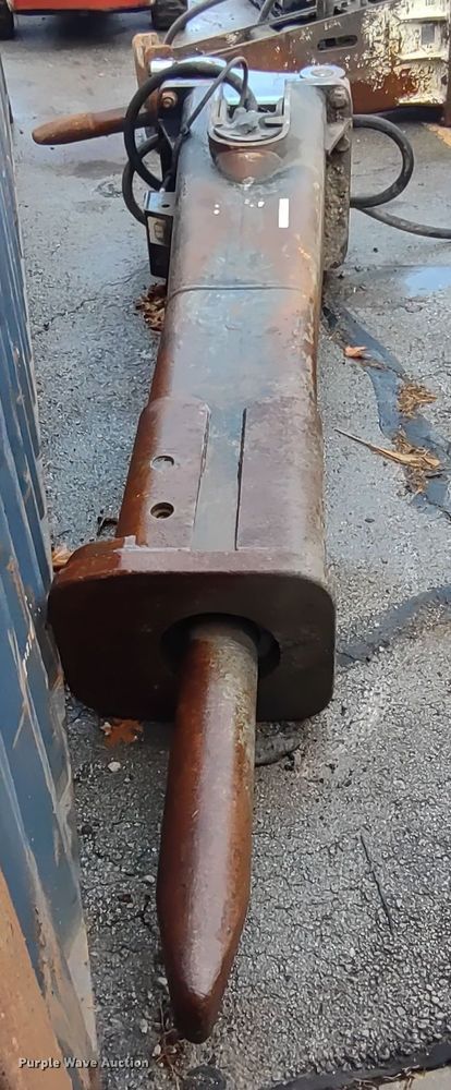 image for item JK9116 Caterpillar H160  breaker