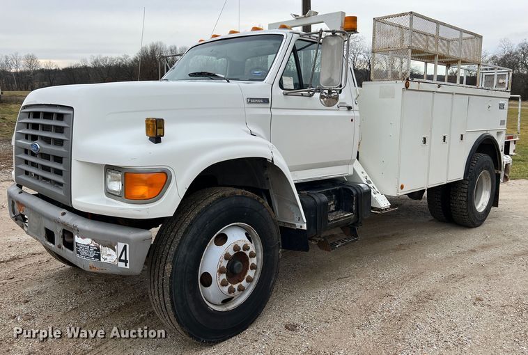 image for item JU9727 1996 Ford F800  utility / service truck