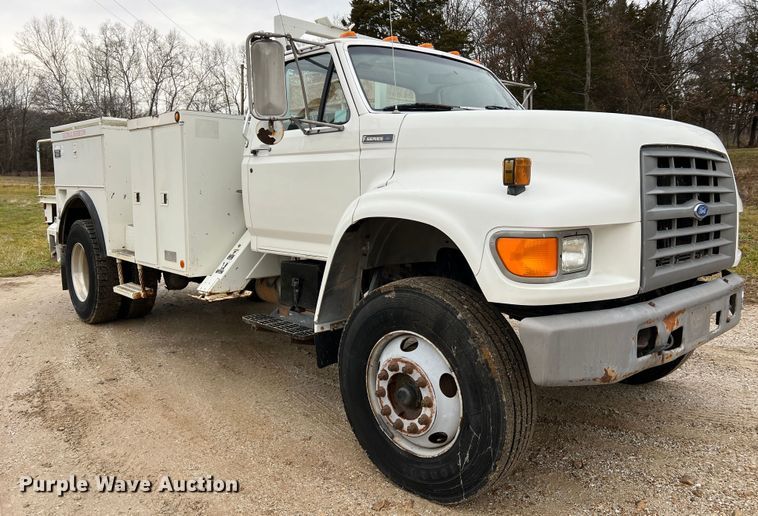 image for item JU9727 1996 Ford F800  utility / service truck