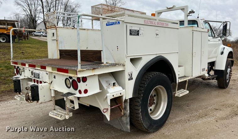 image for item JU9727 1996 Ford F800  utility / service truck