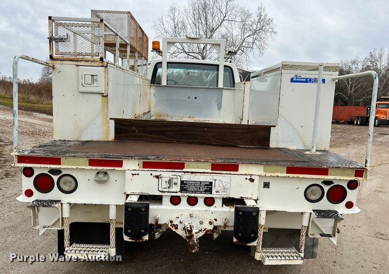 image for item JU9727 1996 Ford F800  utility / service truck