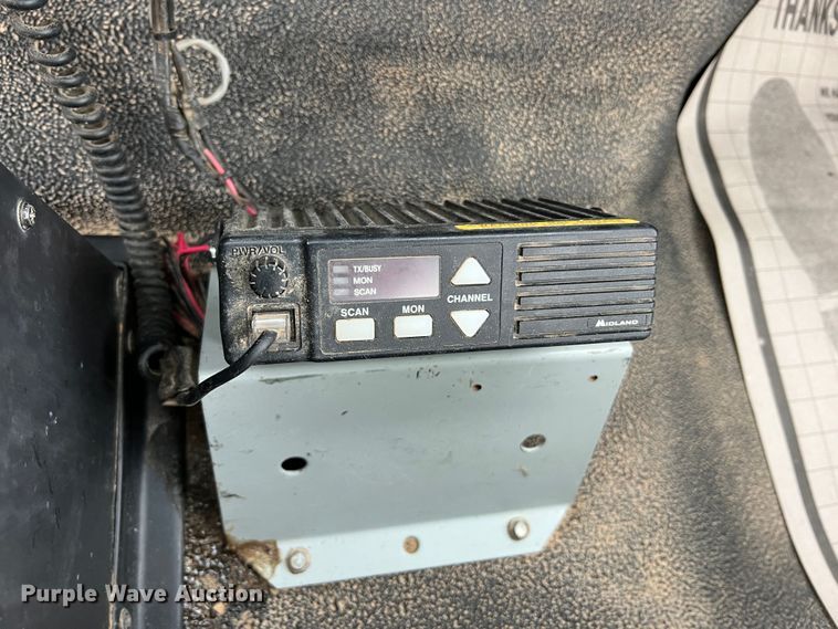 image for item JU9727 1996 Ford F800  utility / service truck