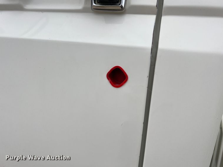 image for item JU9727 1996 Ford F800  utility / service truck