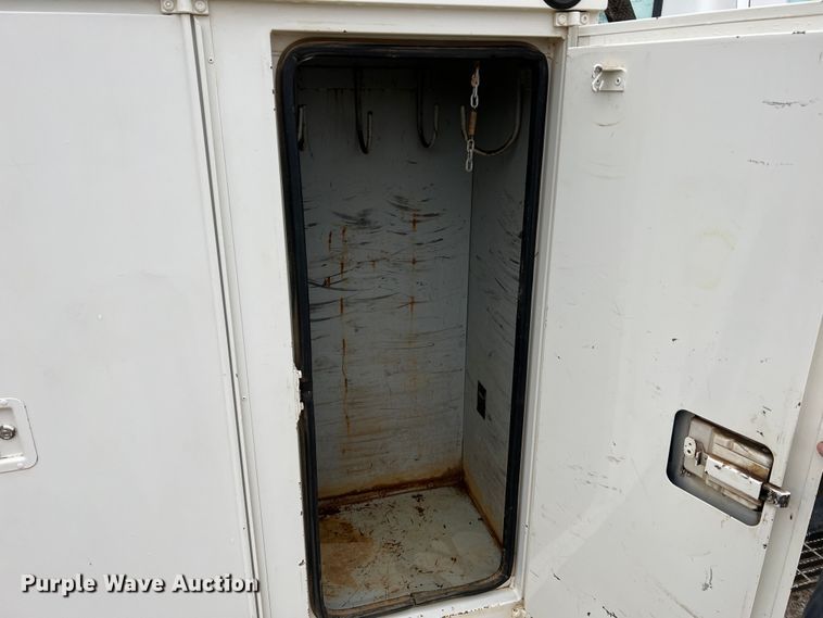 image for item JU9727 1996 Ford F800  utility / service truck