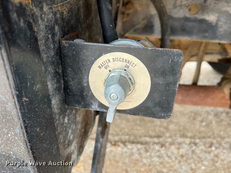 image for item JU9727 1996 Ford F800  utility / service truck