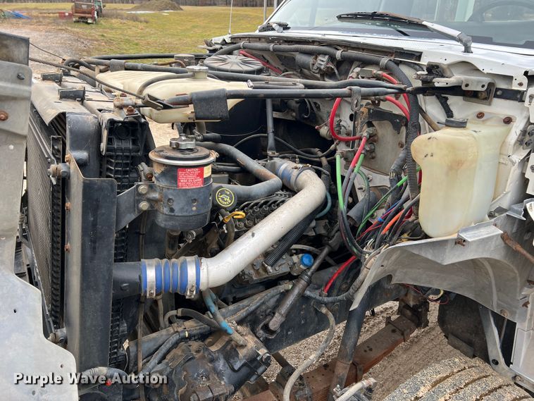 image for item JU9727 1996 Ford F800  utility / service truck