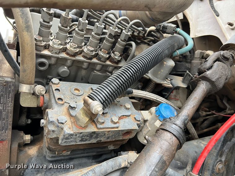 image for item JU9727 1996 Ford F800  utility / service truck