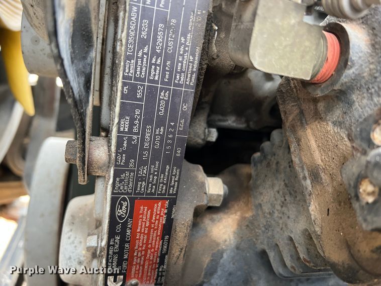 image for item JU9727 1996 Ford F800  utility / service truck