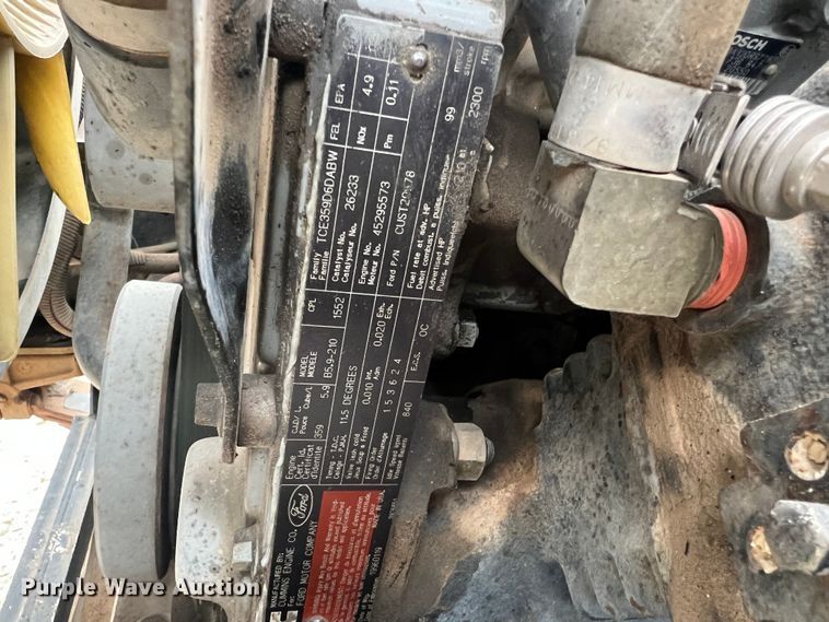 image for item JU9727 1996 Ford F800  utility / service truck