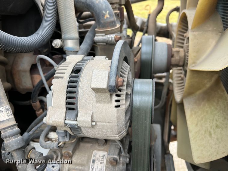 image for item JU9727 1996 Ford F800  utility / service truck