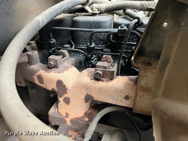 image for item JU9727 1996 Ford F800  utility / service truck