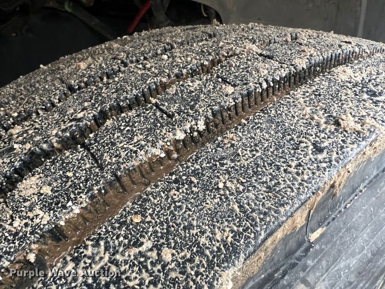 image for item JU9727 1996 Ford F800  utility / service truck