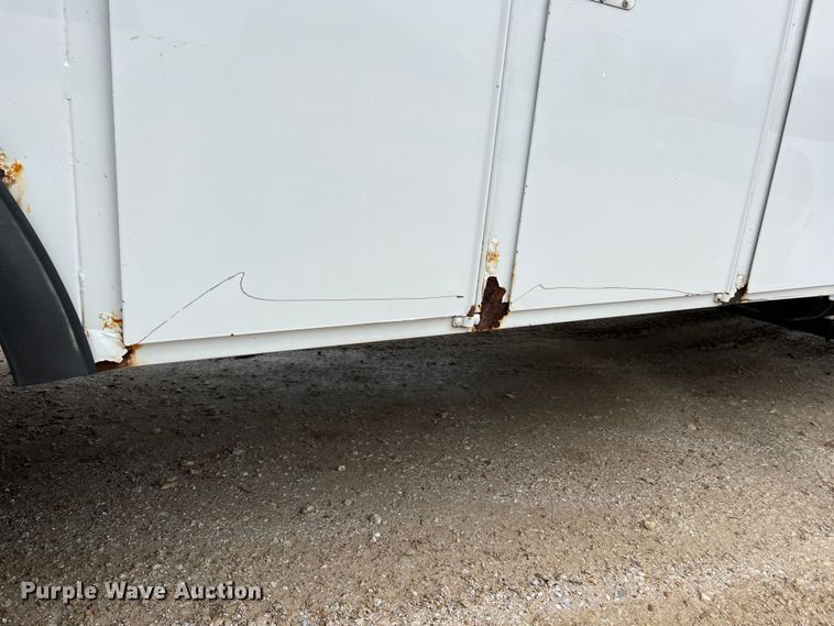 image for item JU9728 2002 Freightliner FL70  utility / service truck