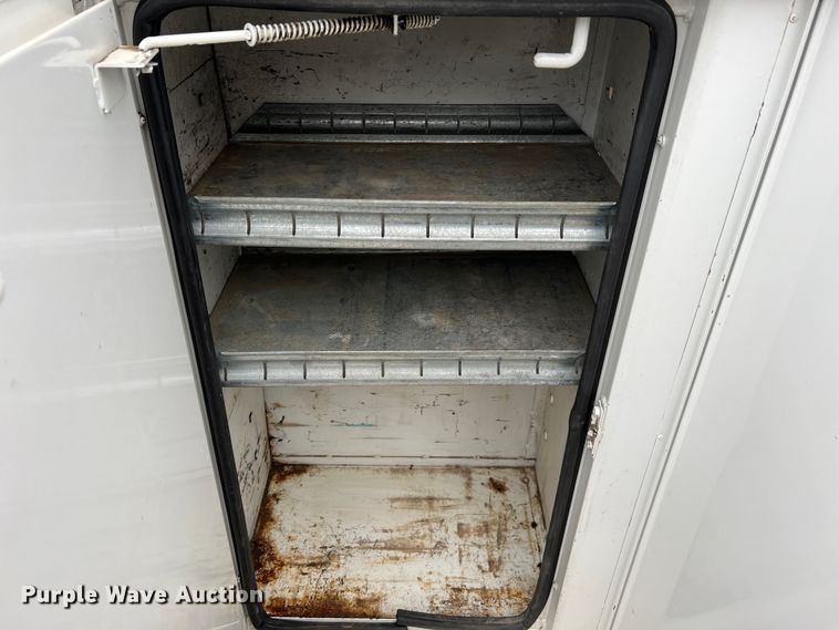 image for item JU9728 2002 Freightliner FL70  utility / service truck