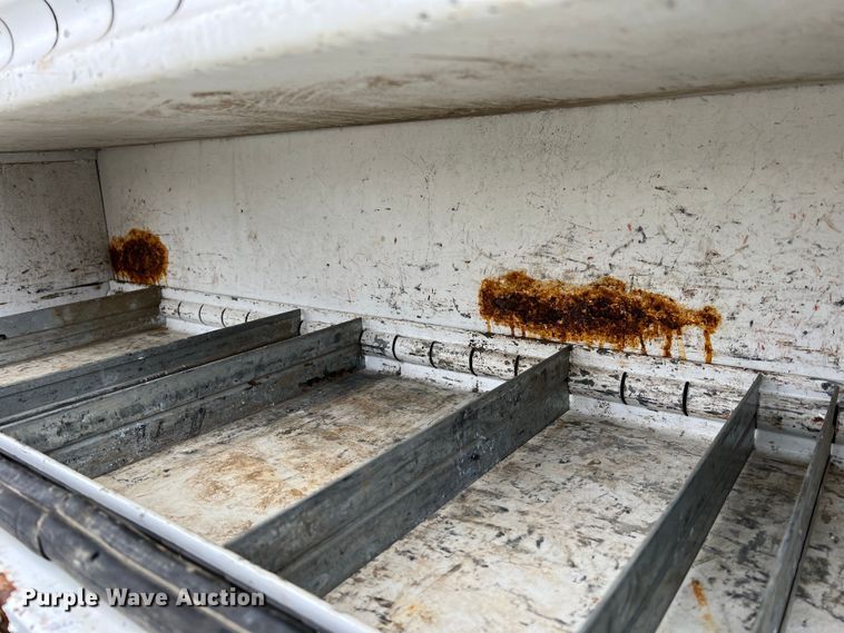 image for item JU9728 2002 Freightliner FL70  utility / service truck