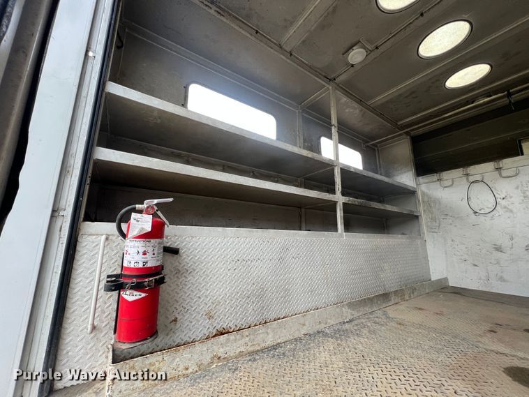 image for item JU9728 2002 Freightliner FL70  utility / service truck