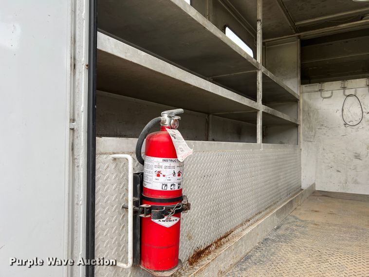 image for item JU9728 2002 Freightliner FL70  utility / service truck