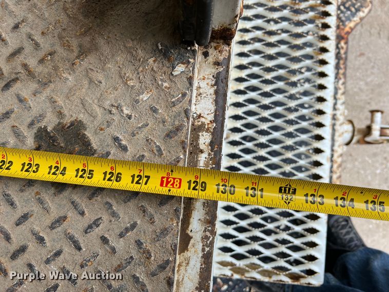 image for item JU9728 2002 Freightliner FL70  utility / service truck