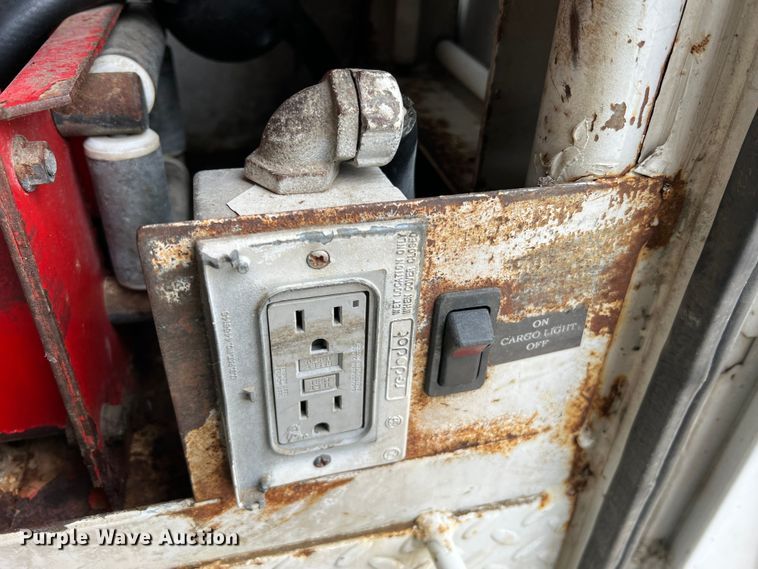 image for item JU9728 2002 Freightliner FL70  utility / service truck