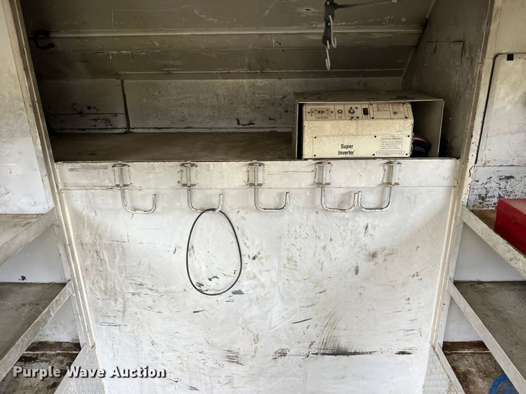 image for item JU9728 2002 Freightliner FL70  utility / service truck