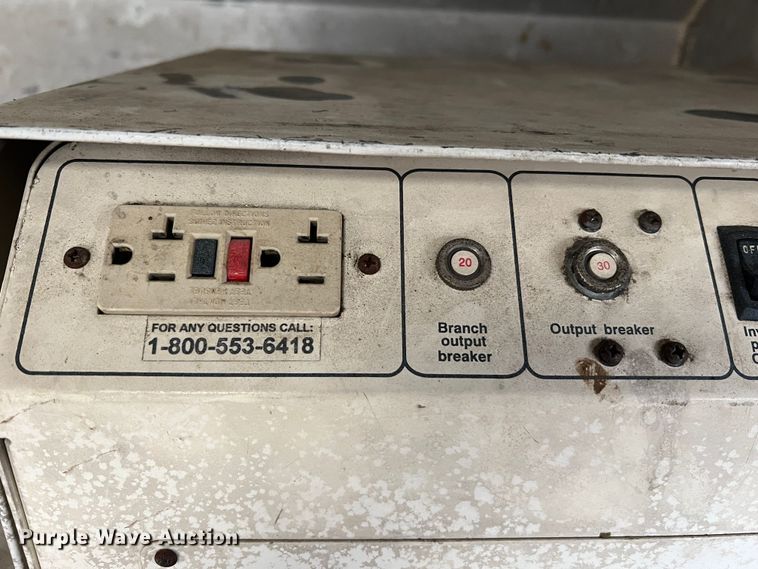 image for item JU9728 2002 Freightliner FL70  utility / service truck