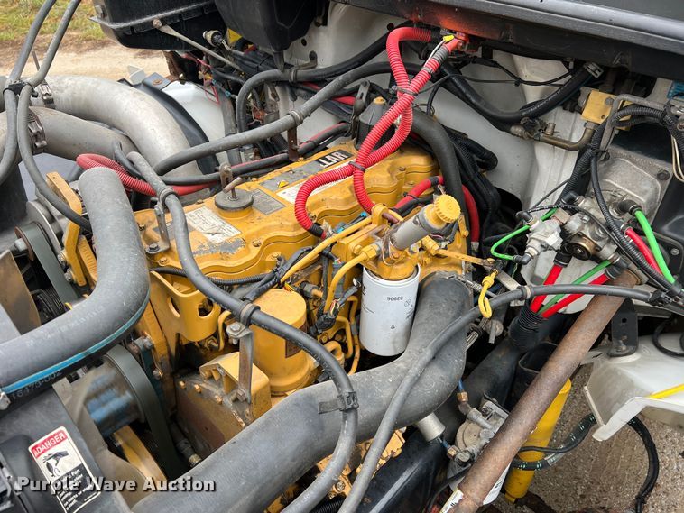 image for item JU9728 2002 Freightliner FL70  utility / service truck