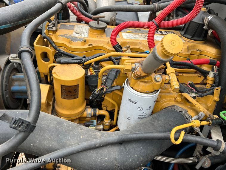 image for item JU9728 2002 Freightliner FL70  utility / service truck