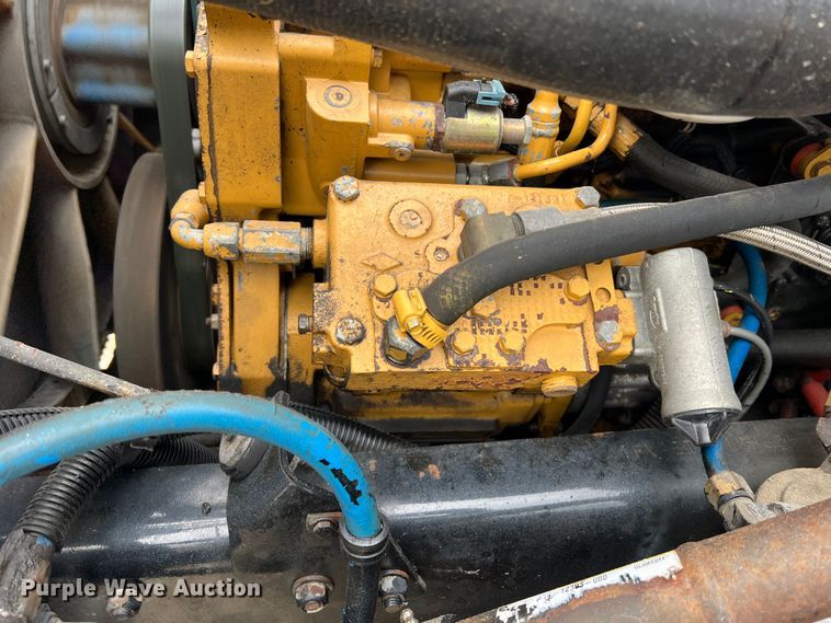 image for item JU9728 2002 Freightliner FL70  utility / service truck