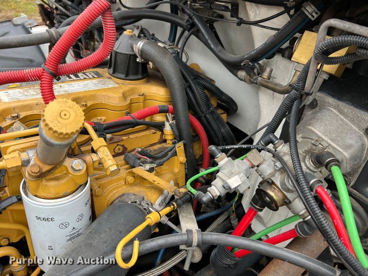 image for item JU9728 2002 Freightliner FL70  utility / service truck