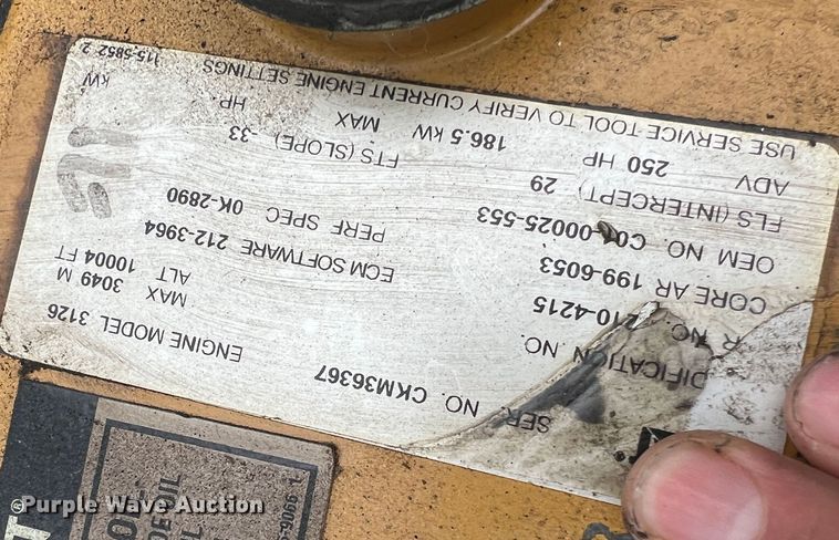 image for item JU9728 2002 Freightliner FL70  utility / service truck