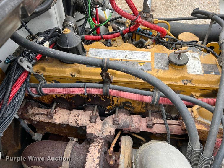 image for item JU9728 2002 Freightliner FL70  utility / service truck