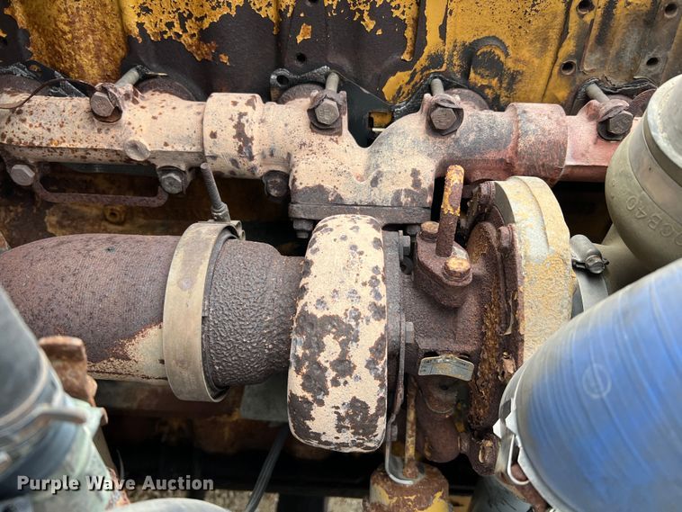 image for item JU9728 2002 Freightliner FL70  utility / service truck