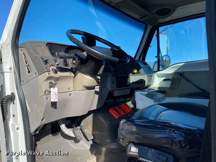 image for item JW9248 2004 Sterling Acterra  utility / service truck