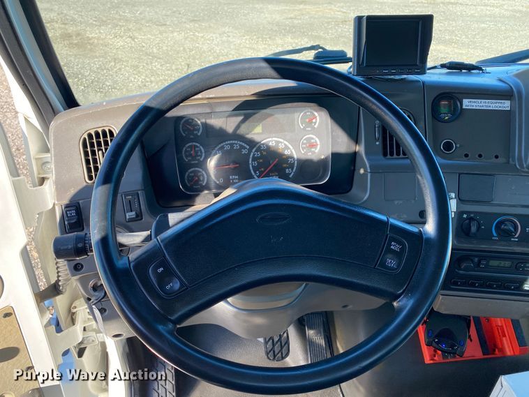 image for item JW9248 2004 Sterling Acterra  utility / service truck