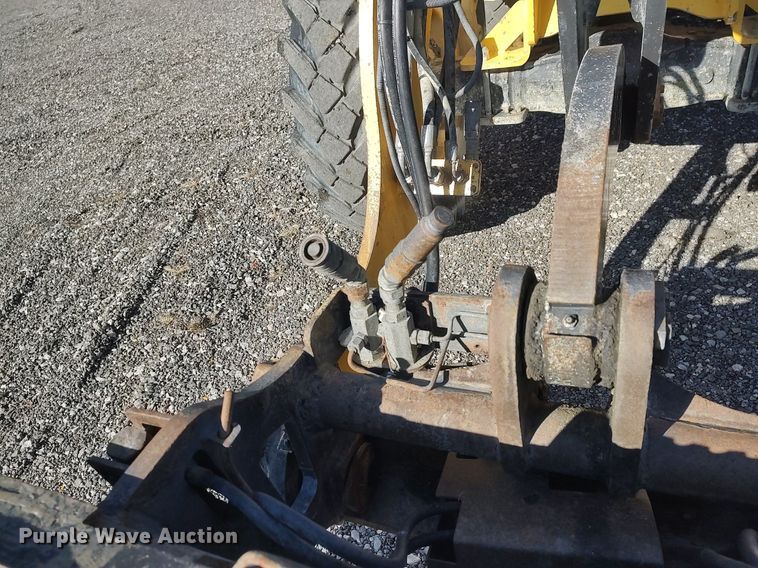 image for item JW9258 2015 New Holland W80C  wheel loader