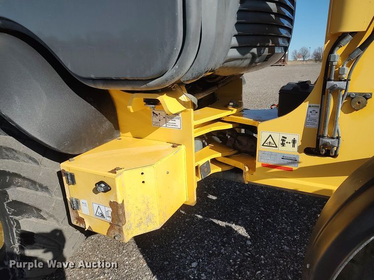 image for item JW9258 2015 New Holland W80C  wheel loader