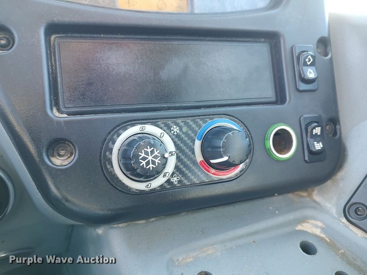 image for item JW9258 2015 New Holland W80C  wheel loader