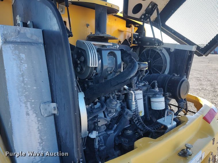 image for item JW9258 2015 New Holland W80C  wheel loader