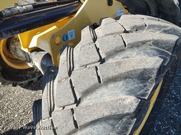 image for item JW9258 2015 New Holland W80C  wheel loader