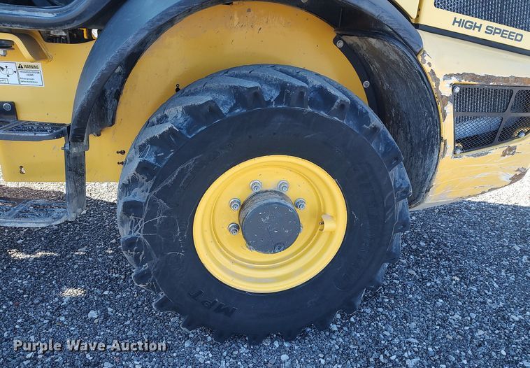 image for item JW9258 2015 New Holland W80C  wheel loader