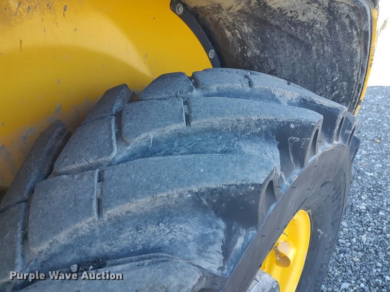 image for item JW9258 2015 New Holland W80C  wheel loader